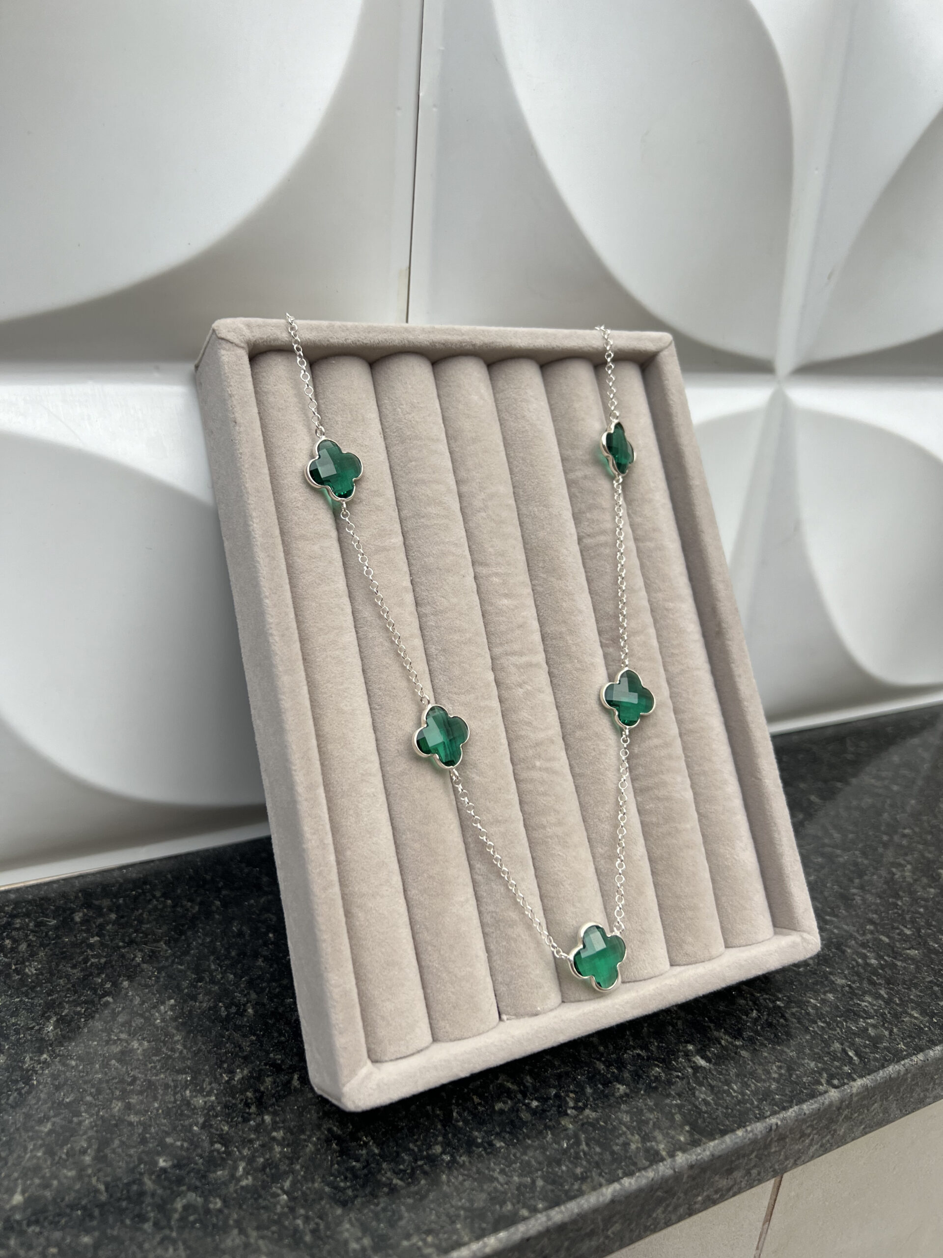 Colar cinco trevos em prata 925 - Imagem 2