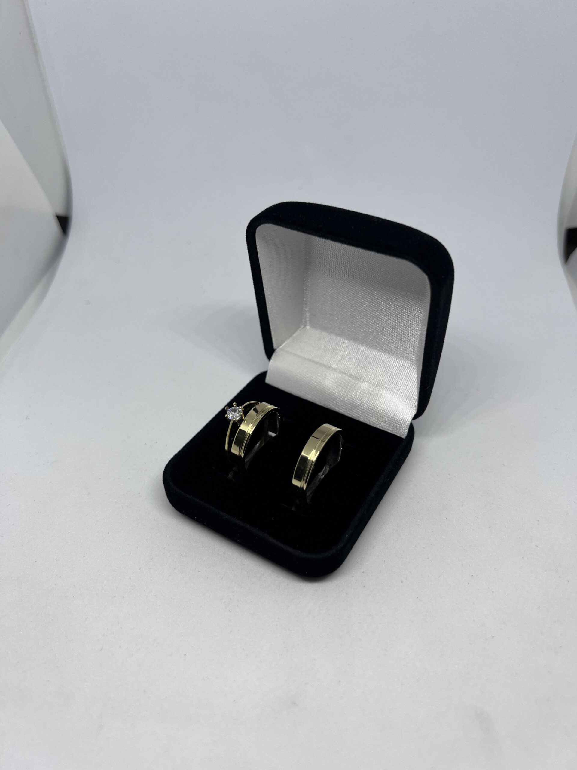 Aliança moeda antiga reta 4mm com solitário tradicional - Imagem 3