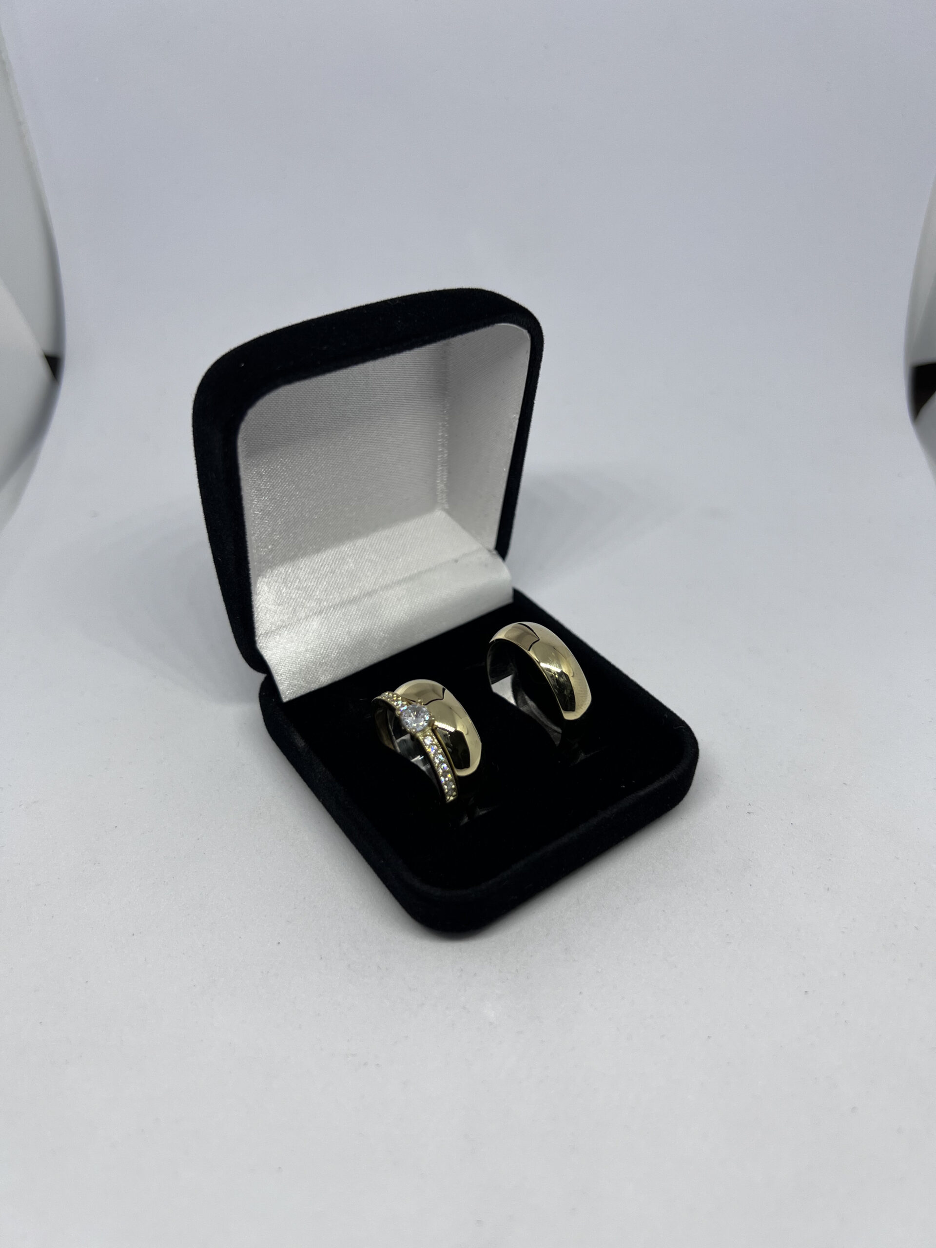 Aliança moeda antiga 6 mm tradicional com solitário cravejado - Imagem 3