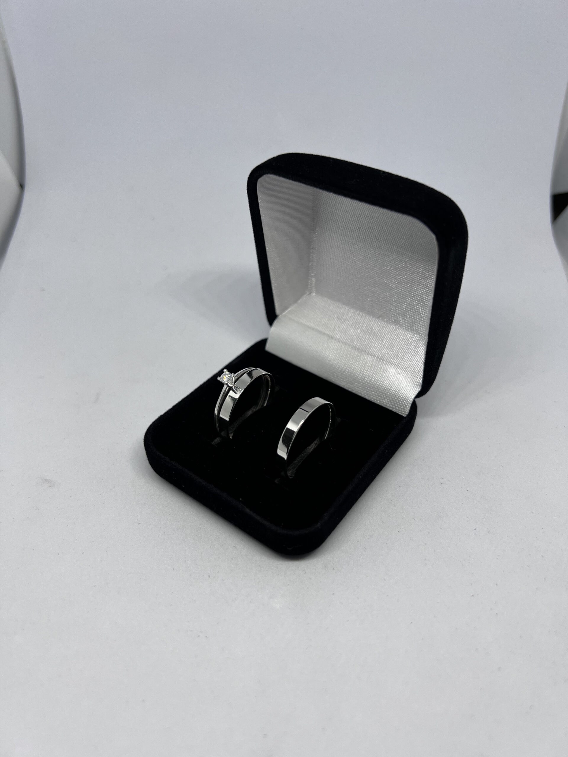 Aliança de prata 3mm reta com solitário - Imagem 2