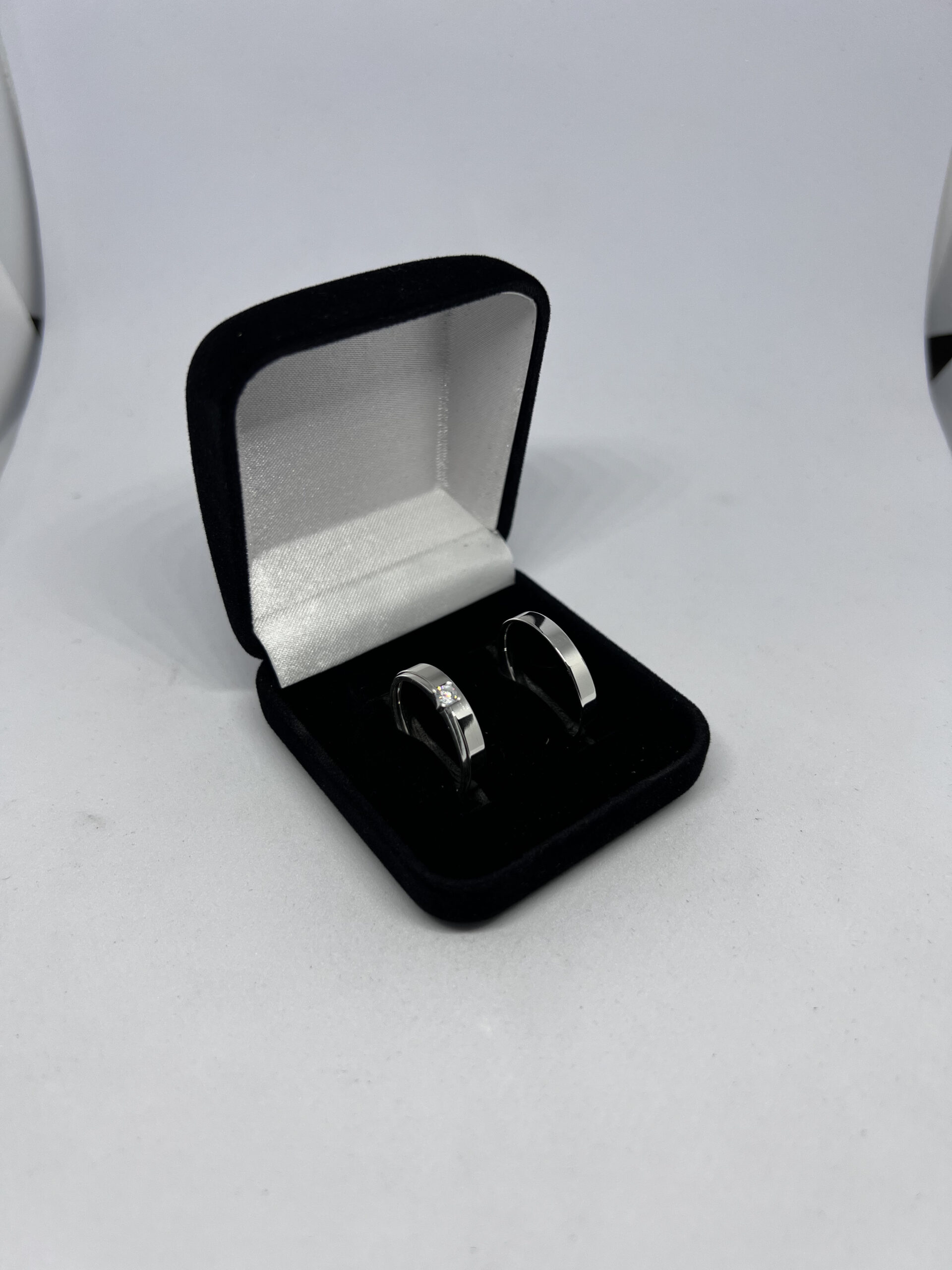 Aliança de prata 3mm reta com solitário - Imagem 3